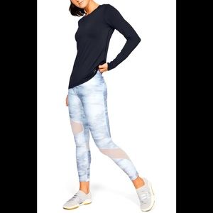 UNDER ARMOUR Women’s Heat Gear L/S Shirt